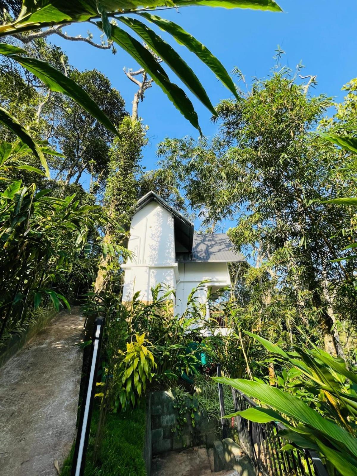 Farm stay Lush Acres *