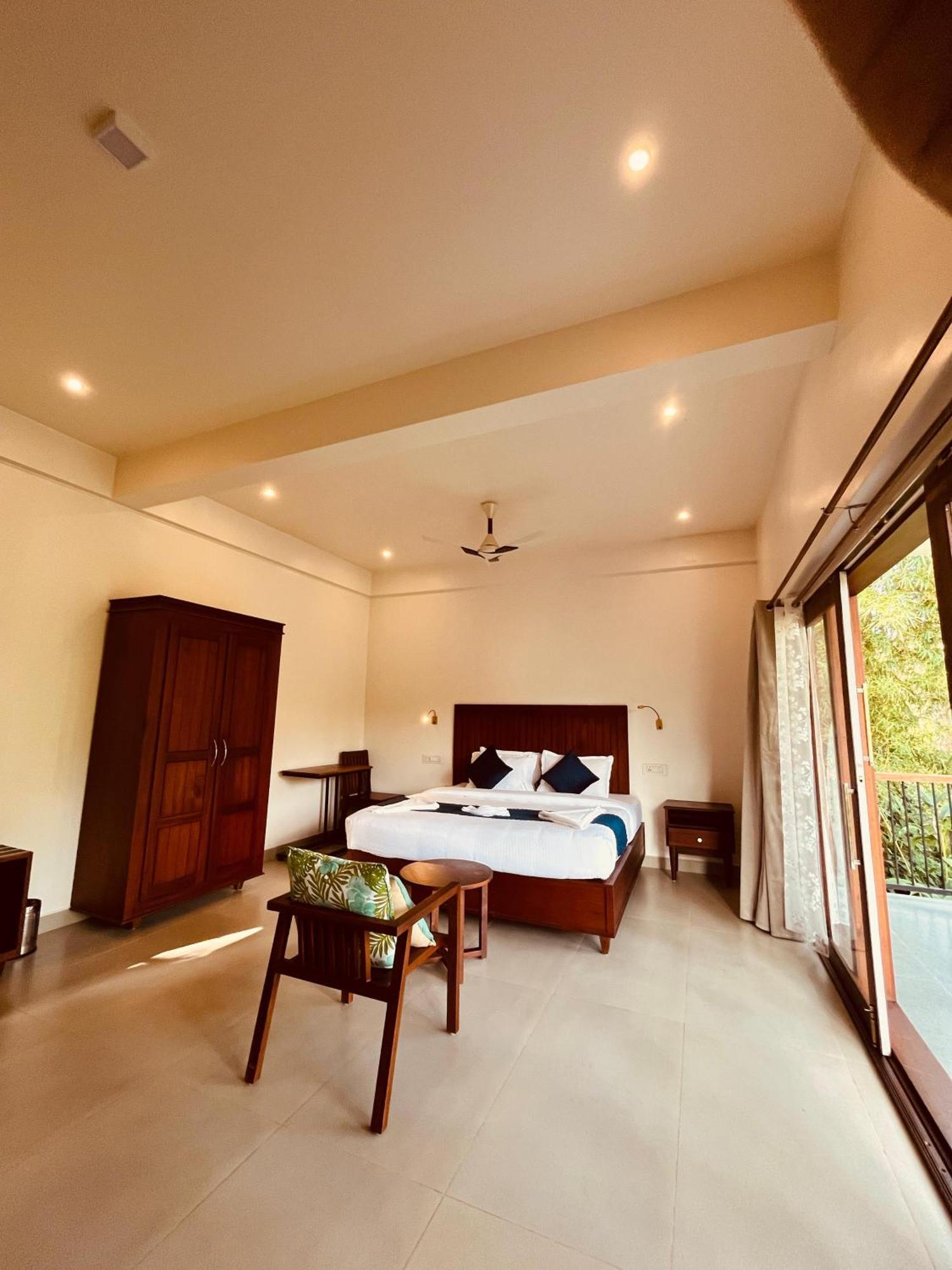 Lush Acres Farm stay *