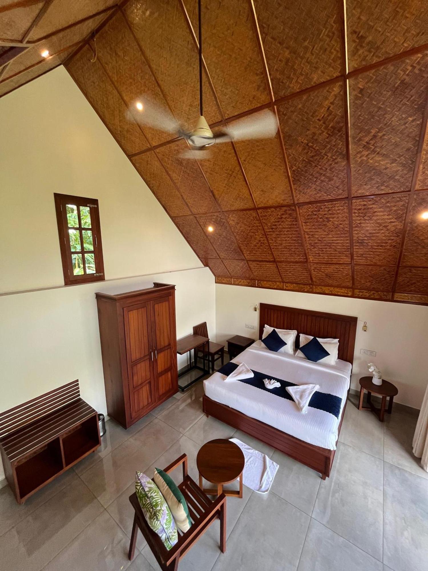 Lush Acres * Thekkady